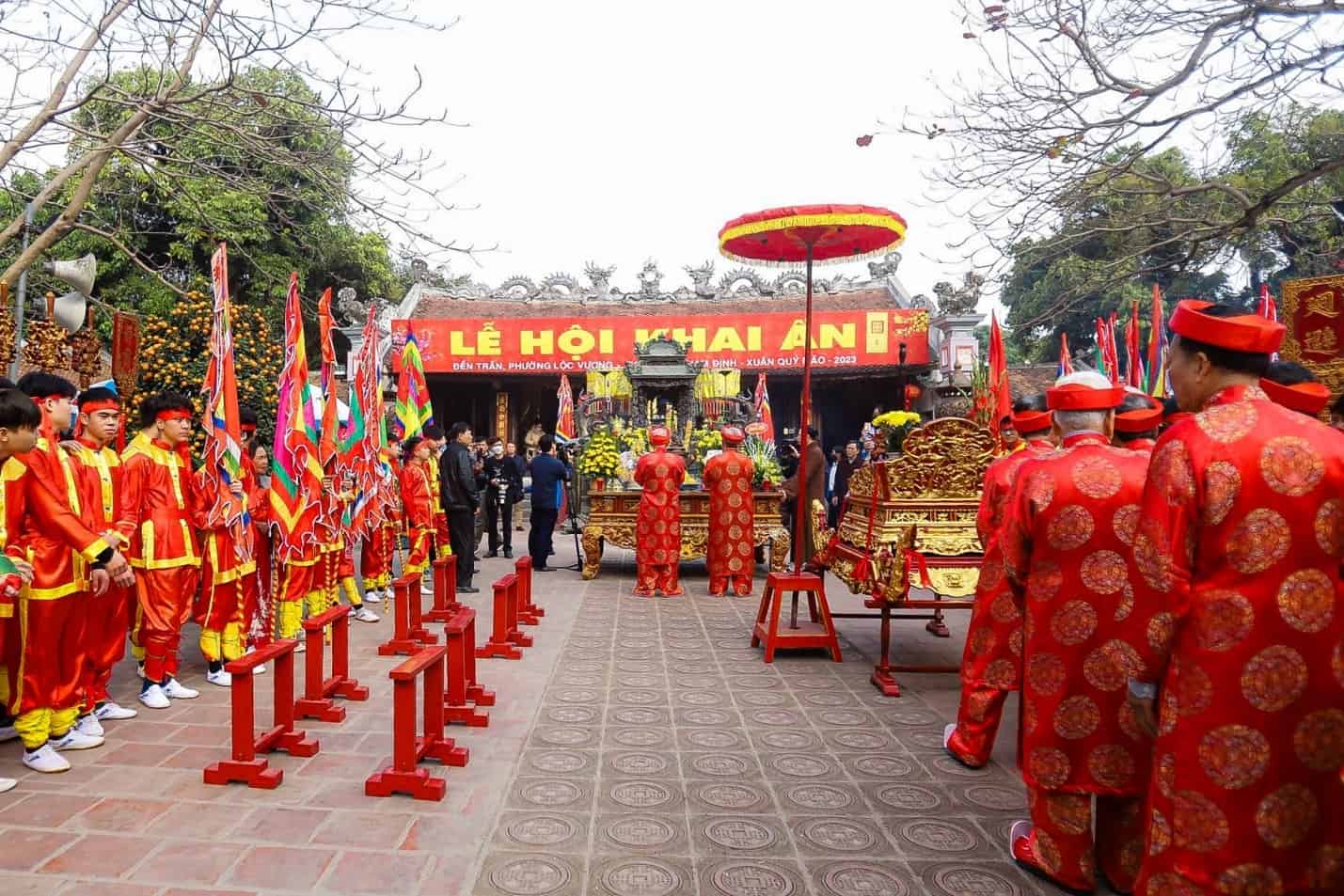 Lễ hội Khai Ấn đền trần dược tổ chức hàng năm